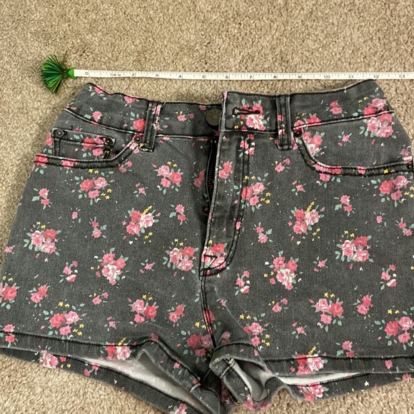 BDG High Rise Erin Pocket Shortie 27W - Picture 7 of 12